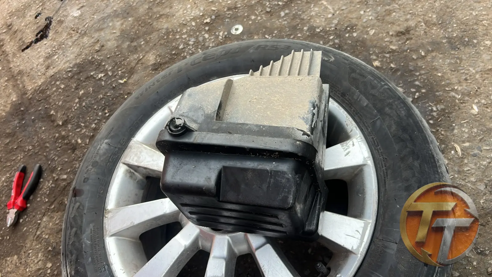Fiat Linea 1.6 sigorta kutu kapak