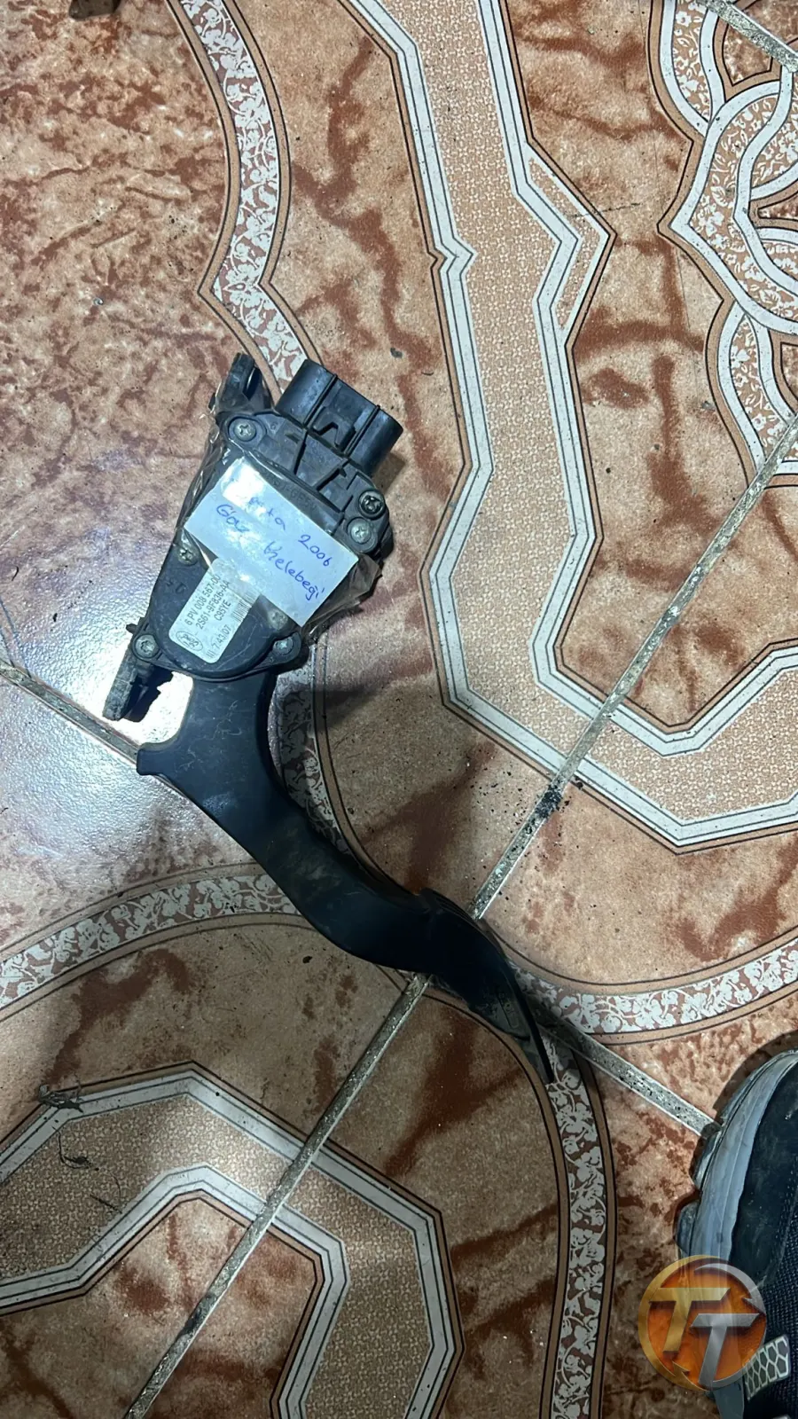 Ford fiesata gaz pedalı