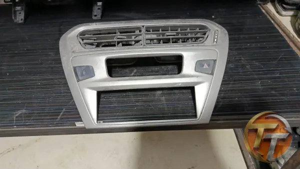 Peugeot 301