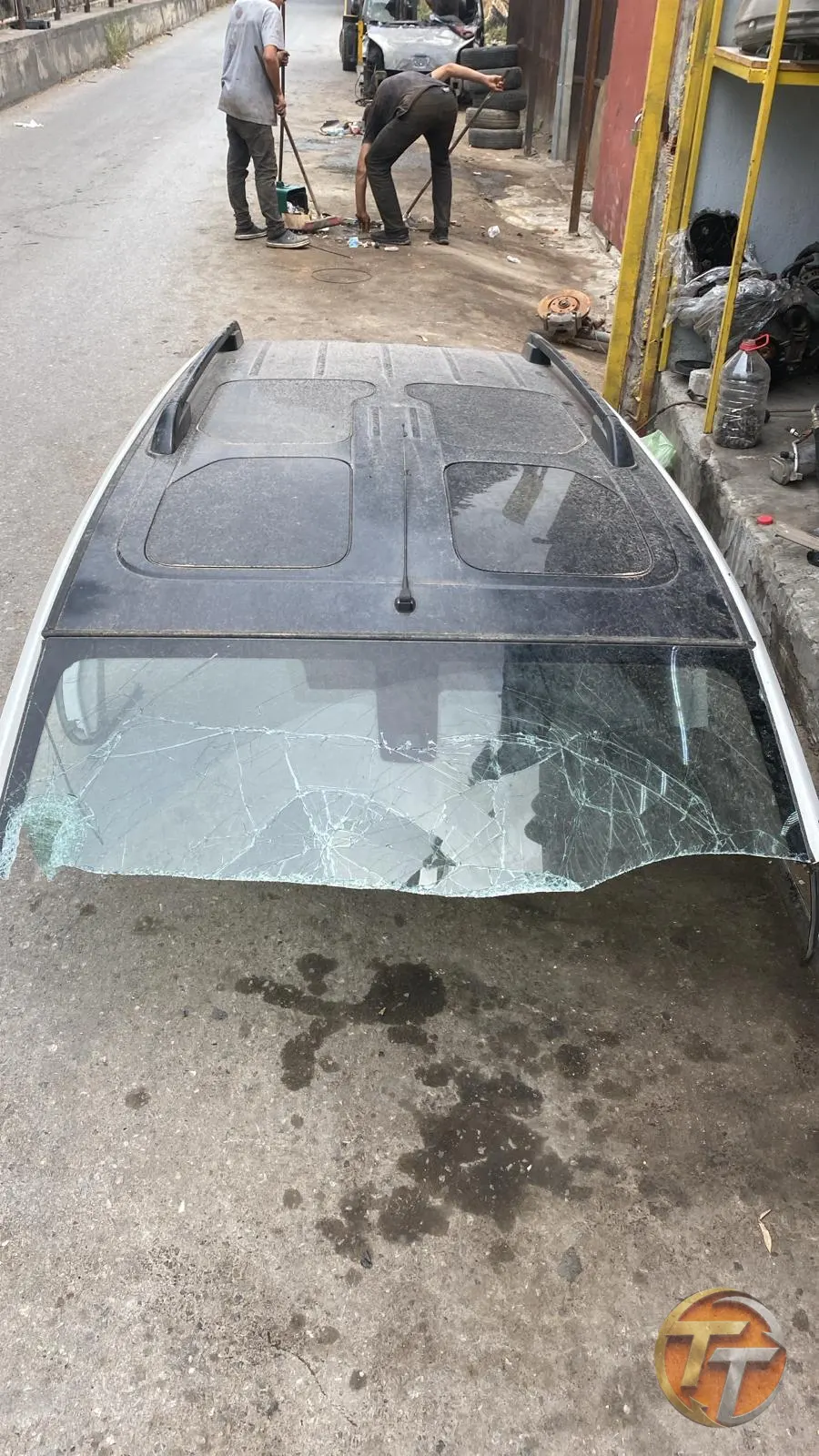 Sunrooflu Araç Tavanı