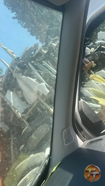 Fiat Doblo sağ ön direk bakalitti