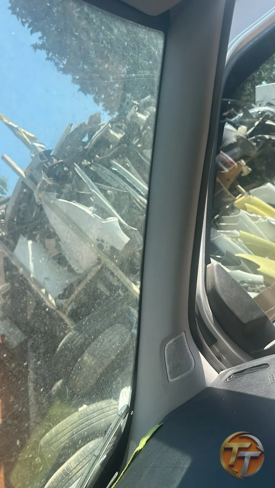 Fiat Doblo sağ ön direk bakalitti