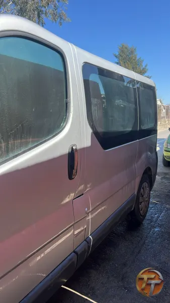 Renault trafik sol yan