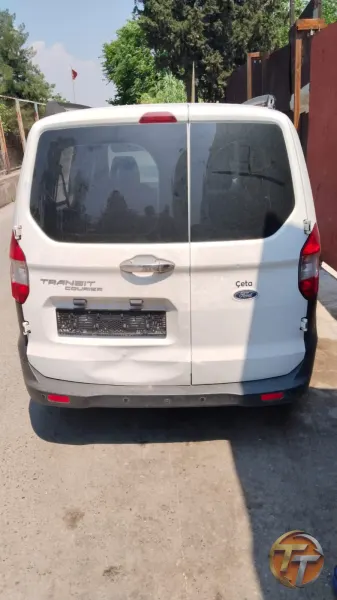 Ford Transit Courier Arka Bagaj Kapağı