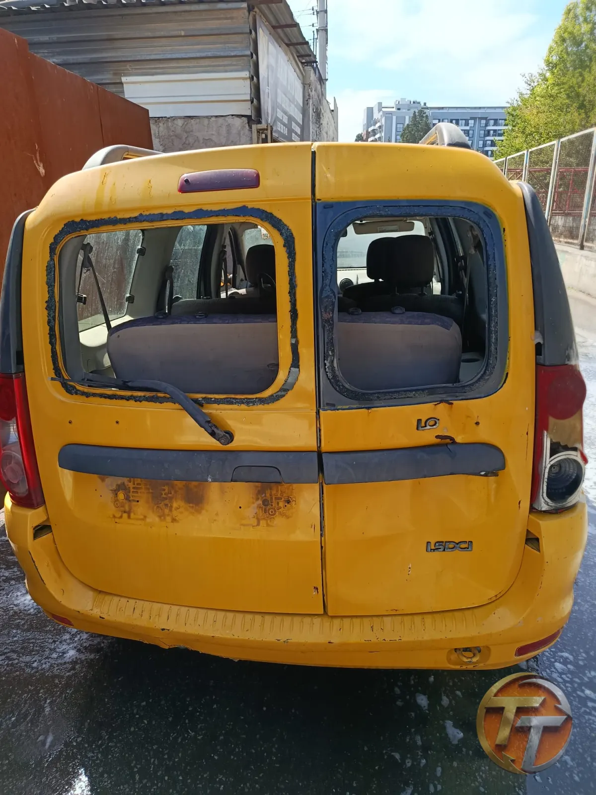 Dacia logan bagaj kapaklar