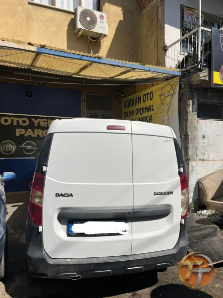 DACİA DAKKER ÇİFT BAGAJ KAPAĞI ORJİNAL HATASIZ