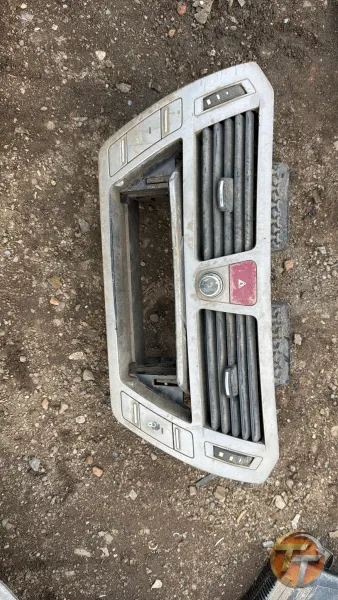 Citroën C4 havalandırma ızgarası
