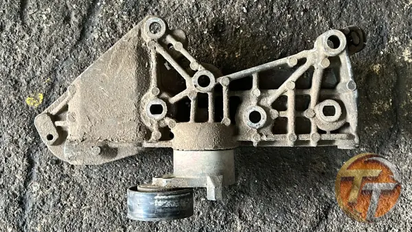 Reno kango 1.5 dizel şarj bağlantı  ayağı