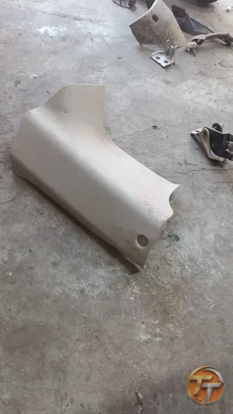 Dacia dokker. Arka bagaj kapağı plastiği.