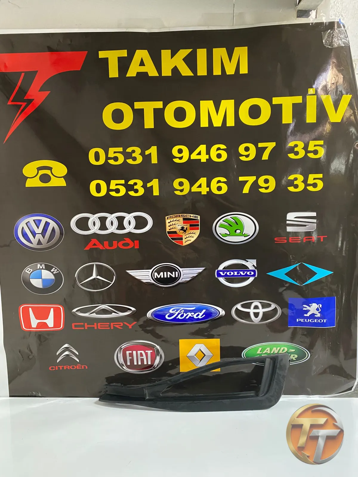 Volkswagen Passat B8.5 sağ sis çerçevesi