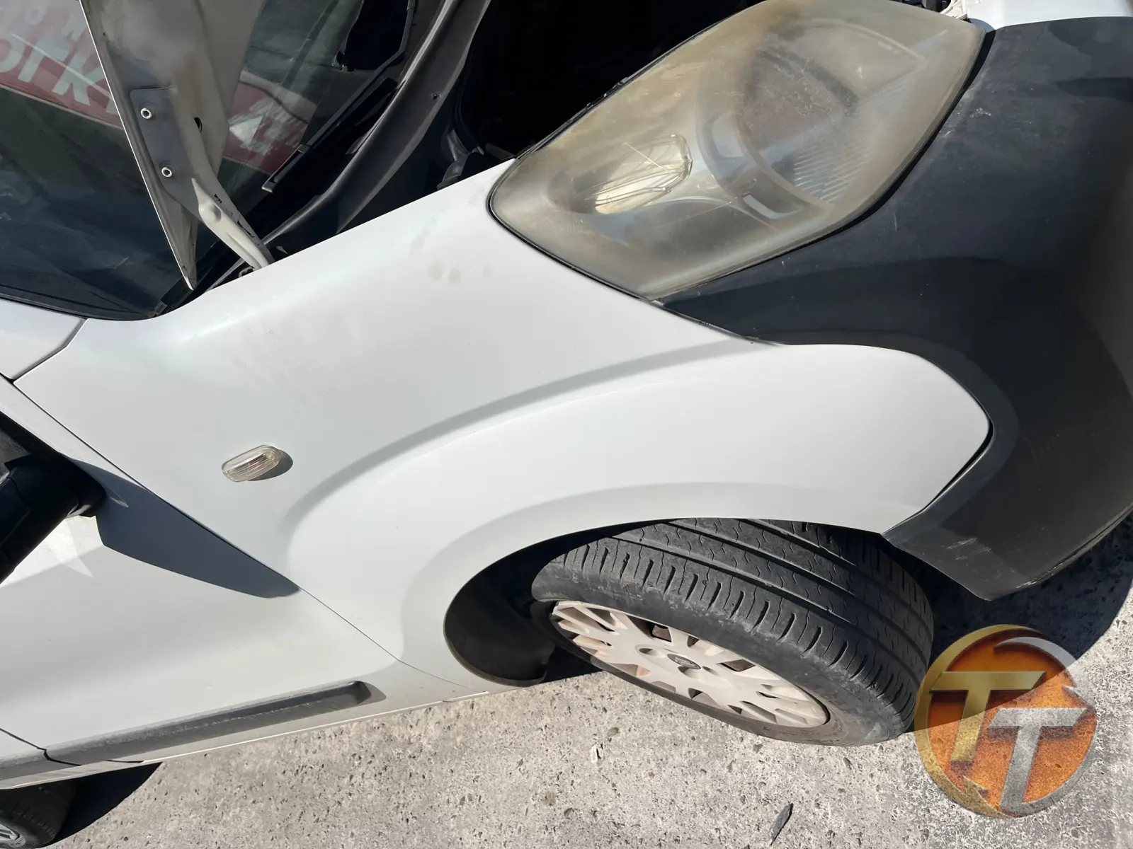 Fiat fiorino sağ ön çamurluk hatasız