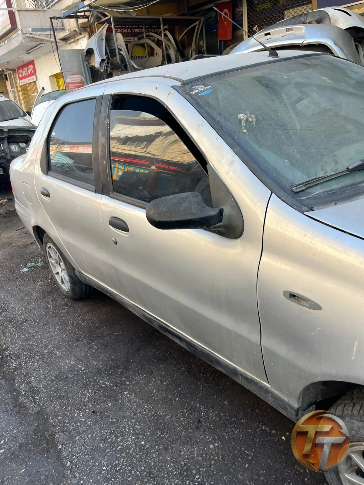 Fiat albea hatasız sağ ön kapı