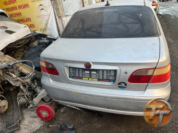 Fiat albea bagaj kapağı