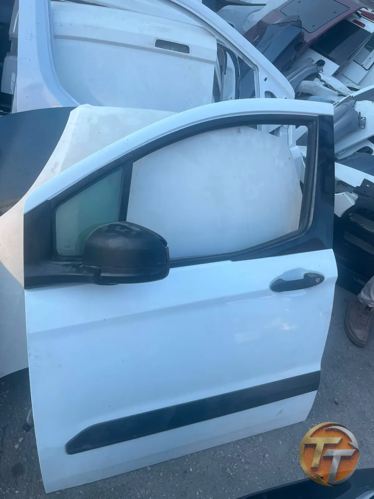 Ford courier sol ön kapı