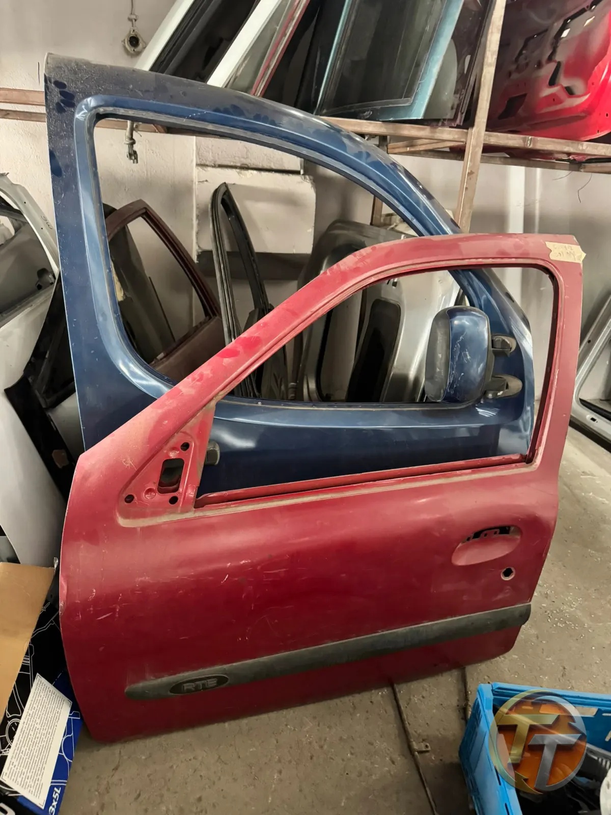 Renault clio sol ön kapı