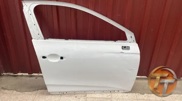 Renault megane 4 sağ ön kapı