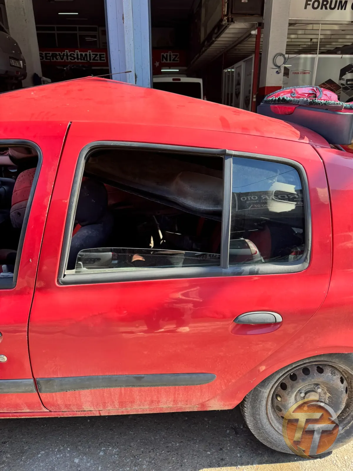 Renult clio sol arka kapı
