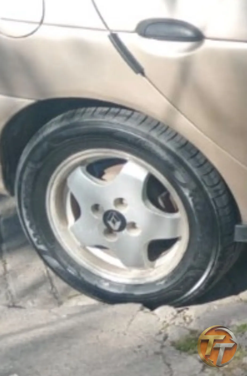 Renault megane 1 takım cant