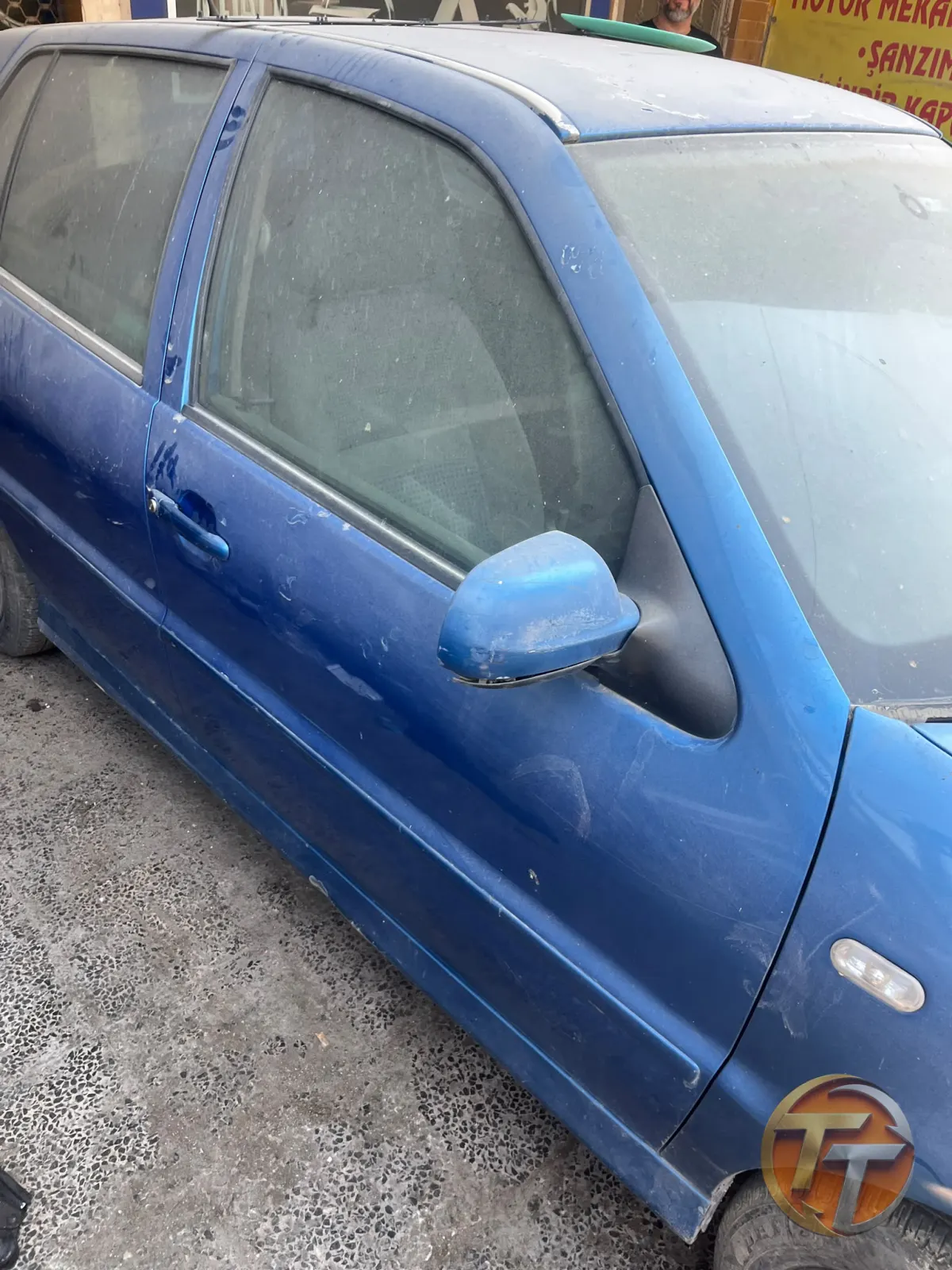 Volkswagen polo sağ ön kapı 2001