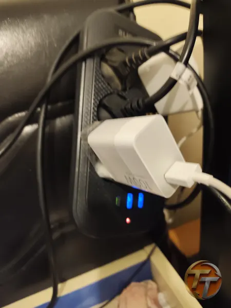 BLİC MARKA ÇOKLU PRİZ VE USB  PRİZİ ÇOK TEMİZ