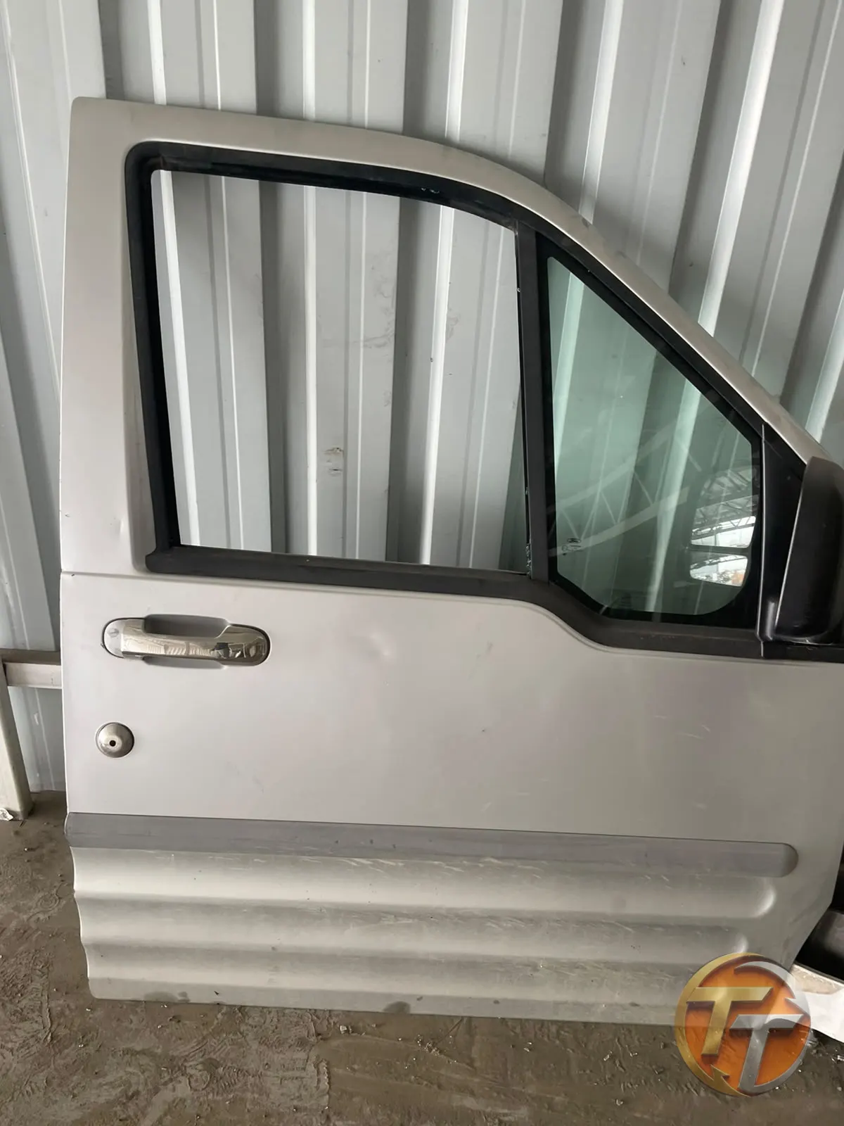 Renault kango sağ ön kapı