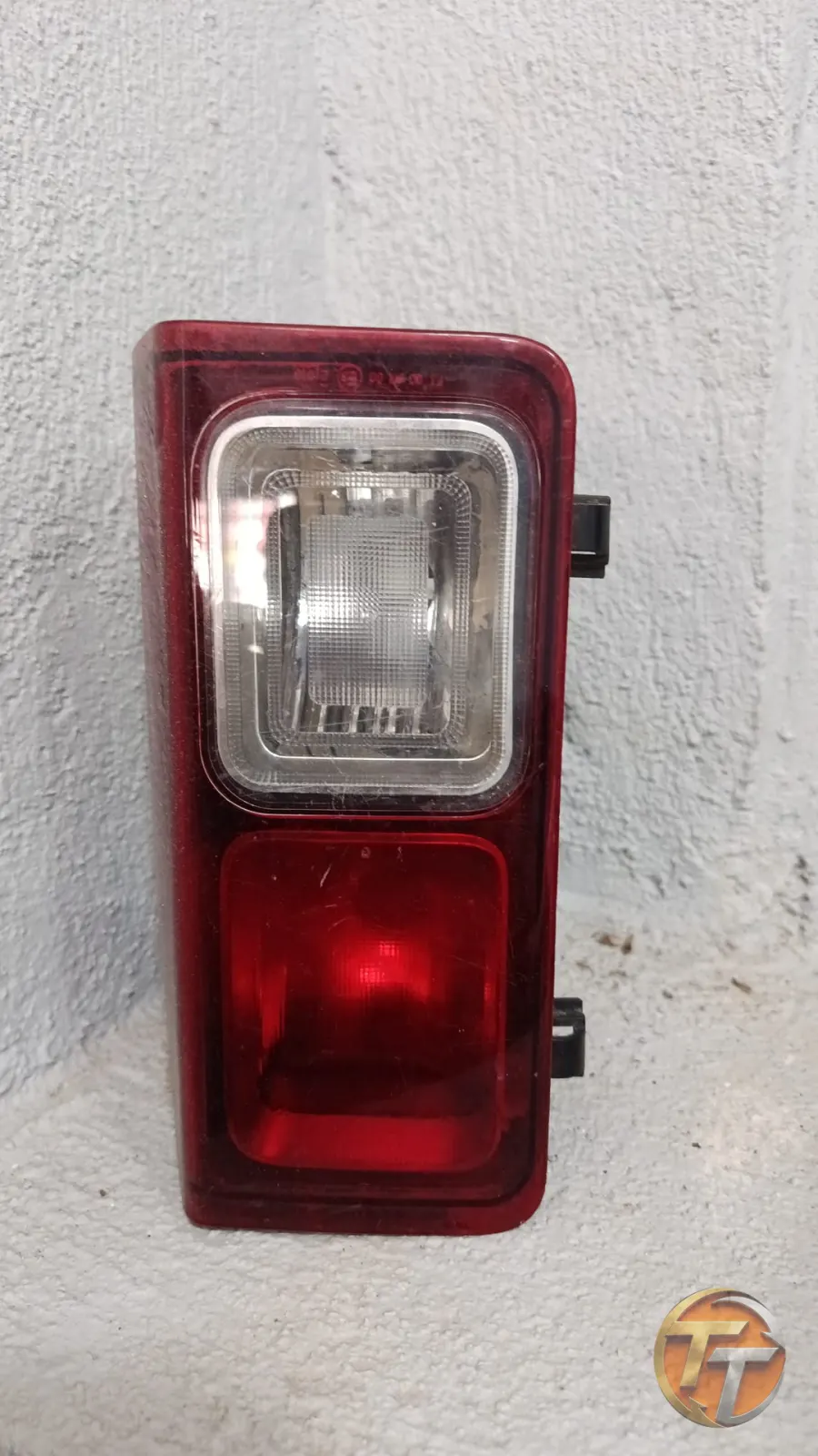 Renault trafik sol arka tampon farı.
