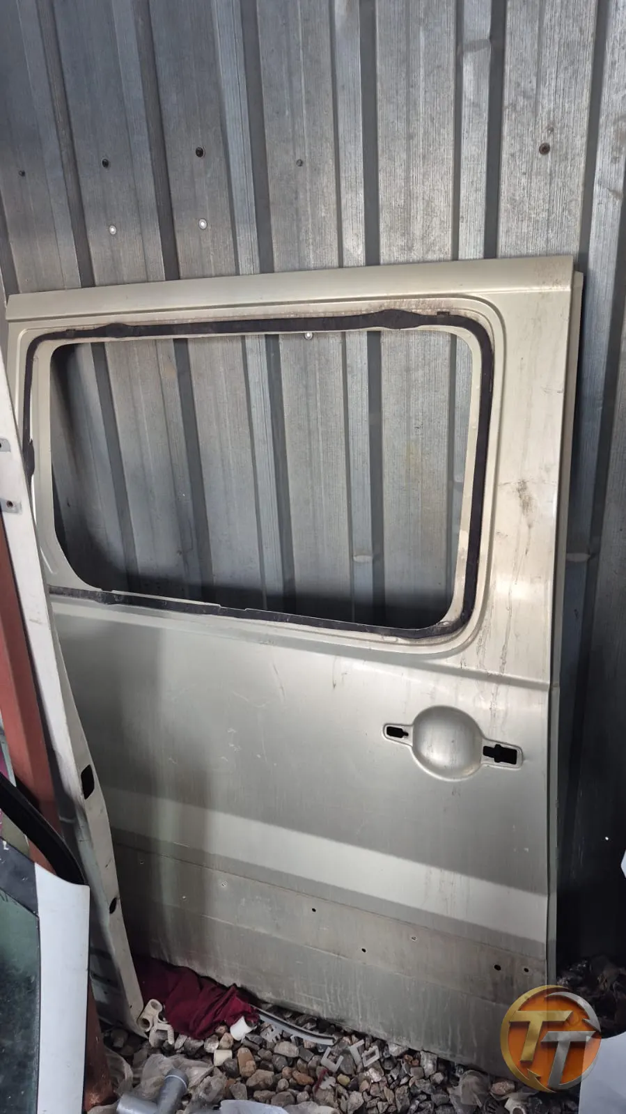 Fiat sucudu sag sürgü kapı