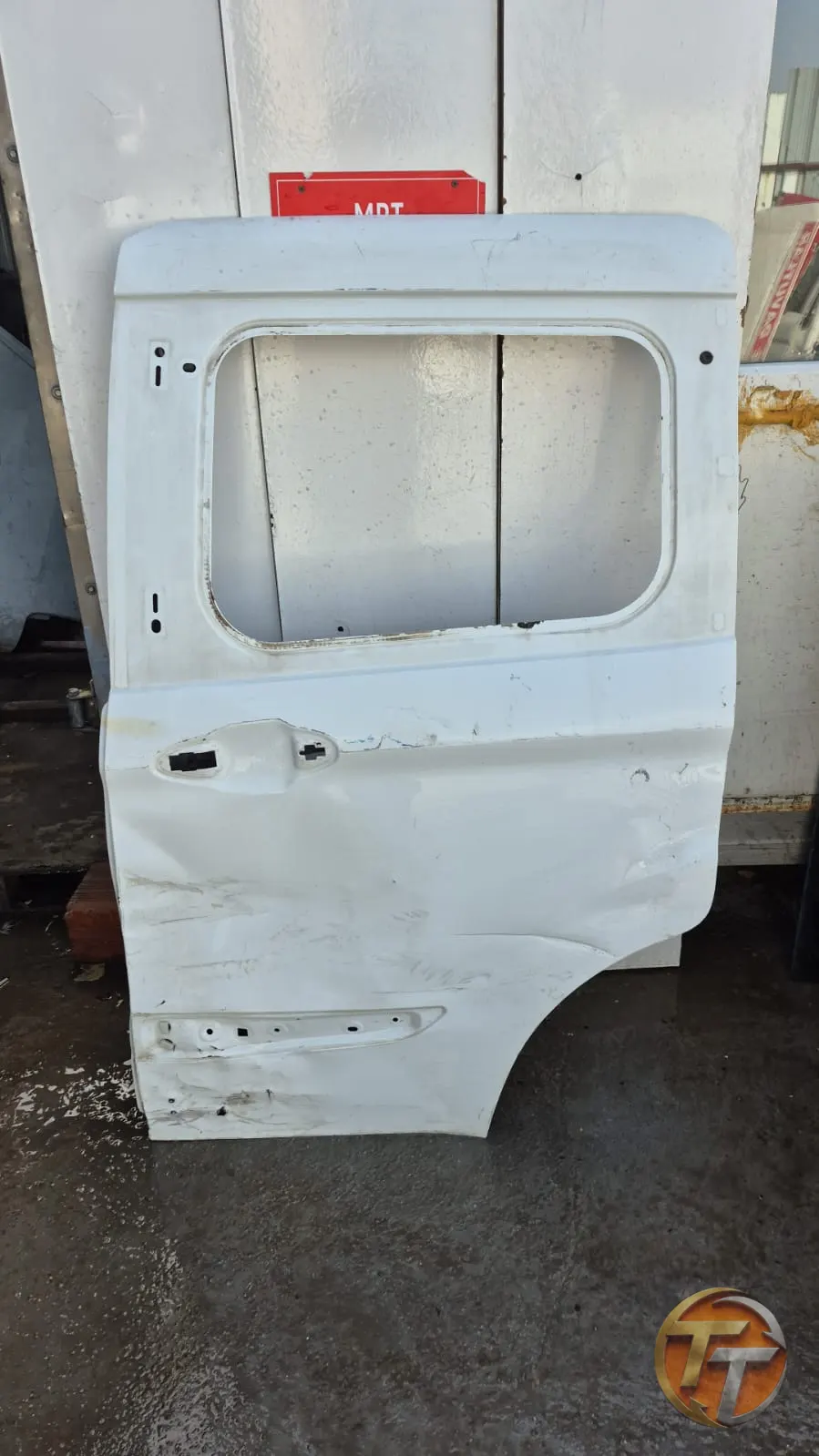 Ford tourneo courier sol sürgü kapı