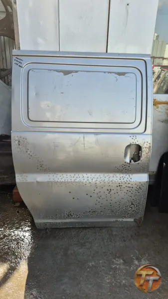 Hyundai starex sag sürgü kapı