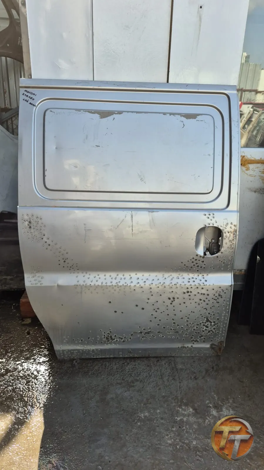Hyundai starex sag sürgü kapı