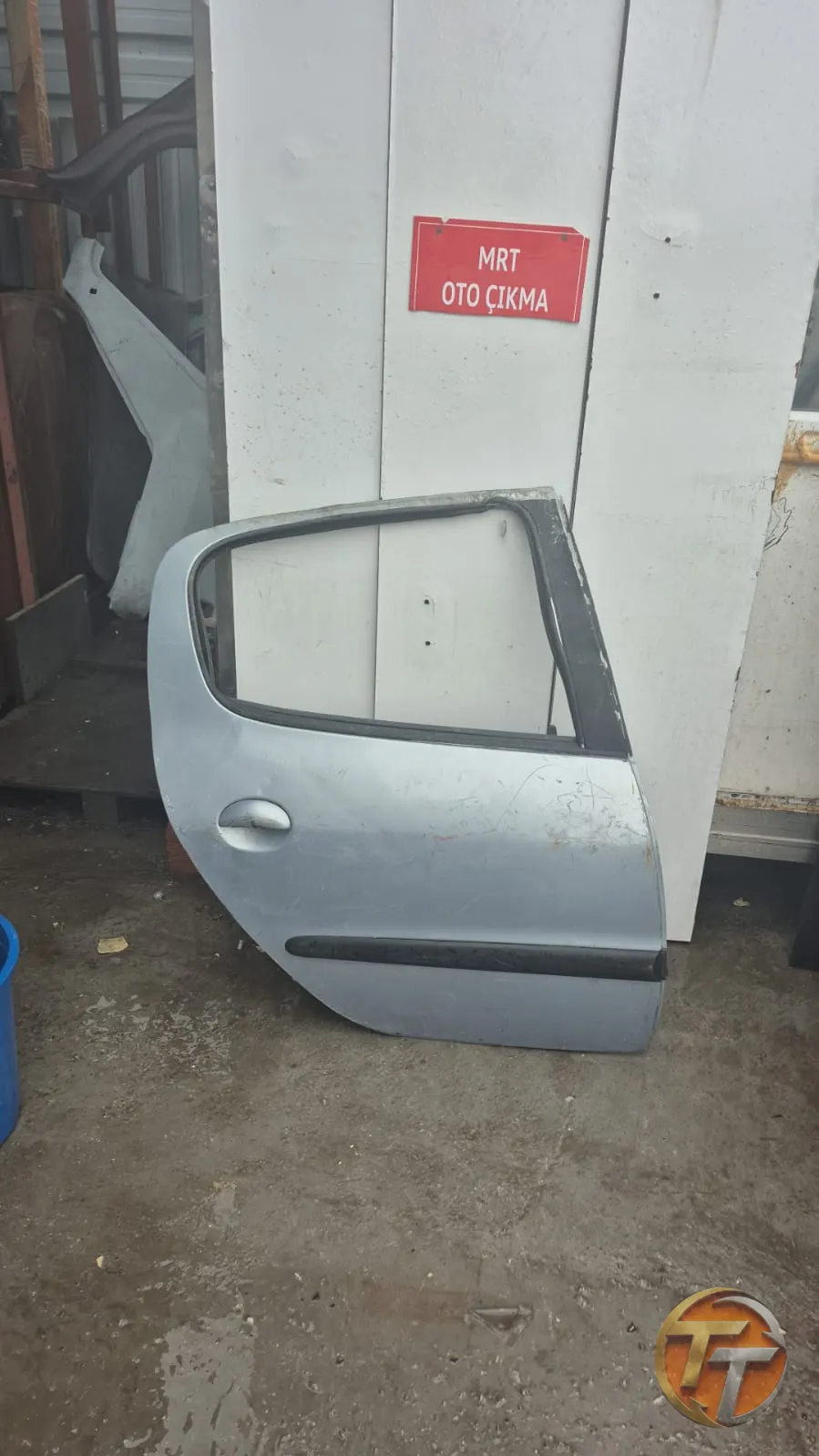 Peugeot 206 sag arka kapı