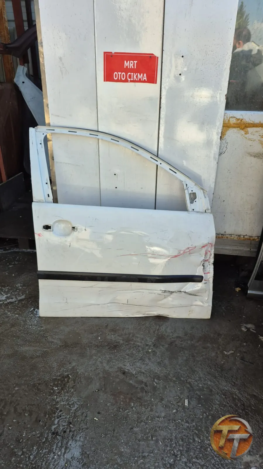 Volkswagen polo sağ ön kapı