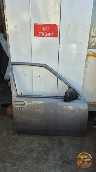 Opel corsa sağ ön kapı
