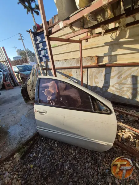 Chrysler 300m sağ ön kapı