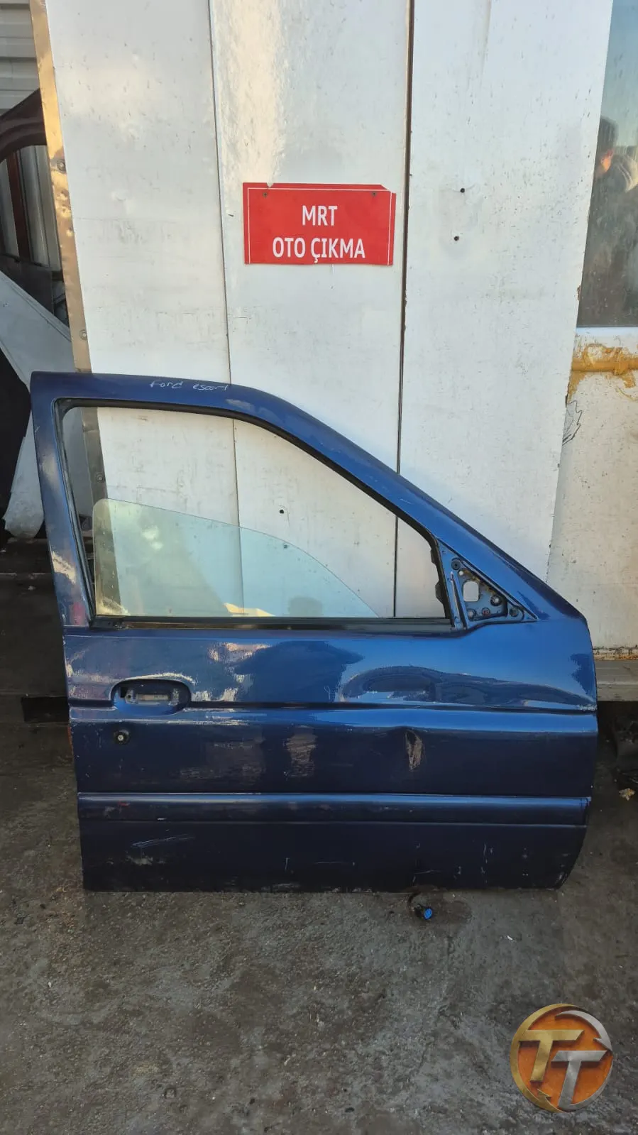 Ford escort sağ ön kapı