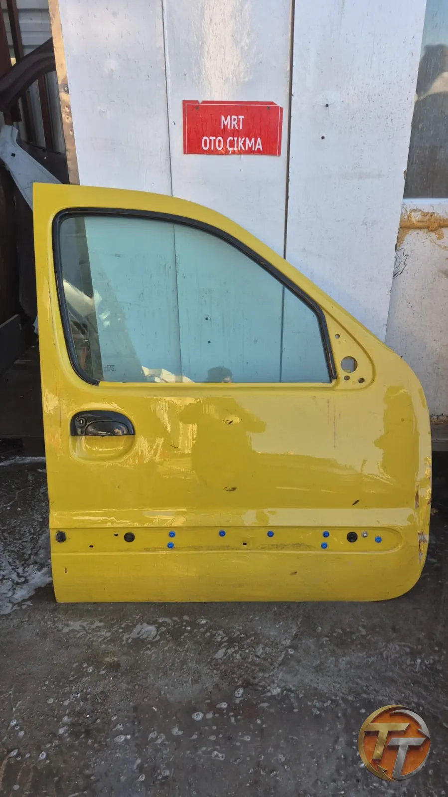 Renault kango sağ ön kapı