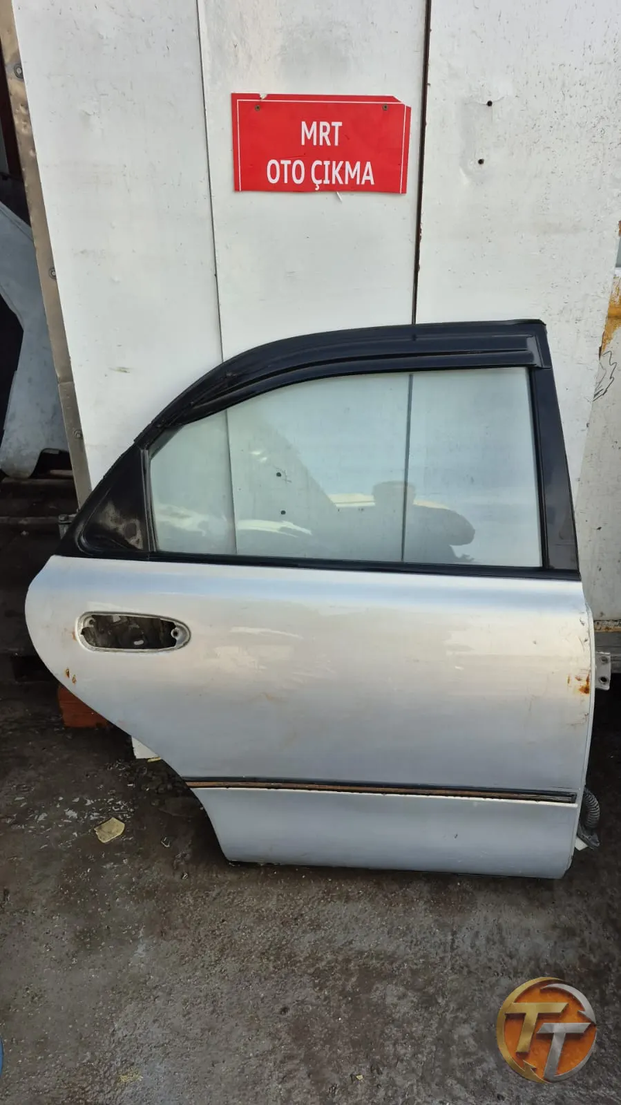 Mazda 626 balon kasa sag arka kapı