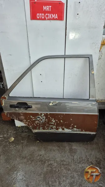 Mercedes 190 sag arka kapı