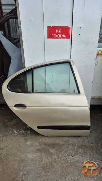 Renault megane sag arka kapı