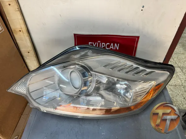 Ford kuga sol far