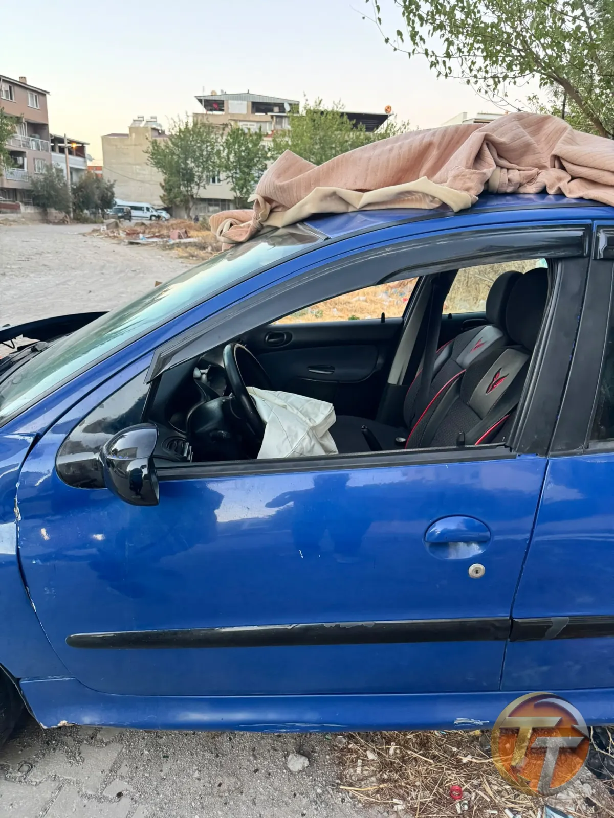 Peugeot 206 sol ön kapı