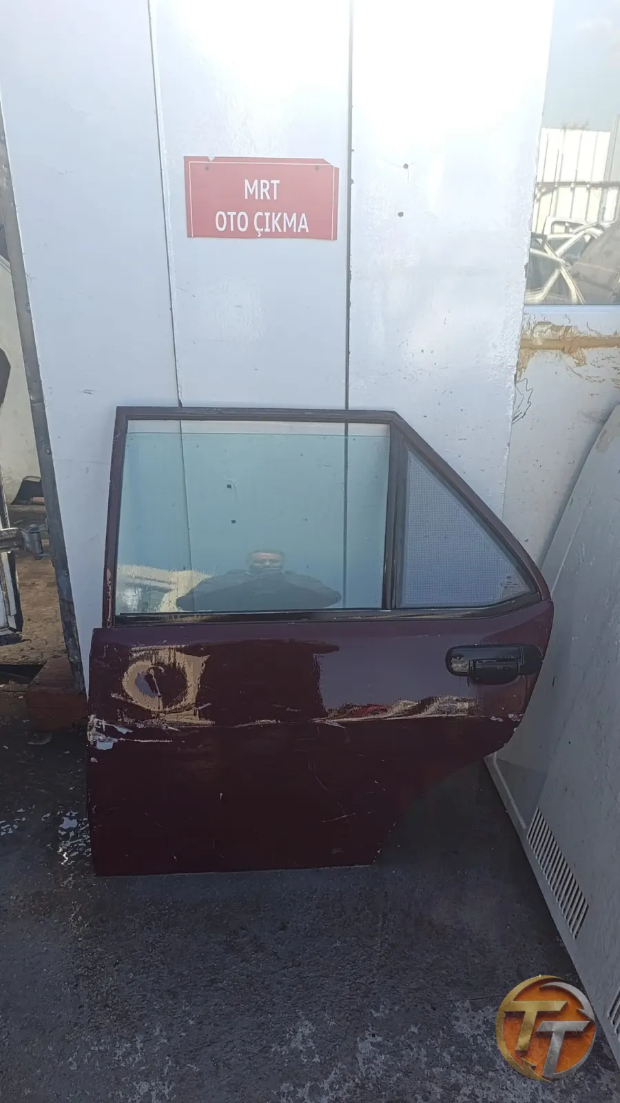 Tofaş Şahin sol arka kapı