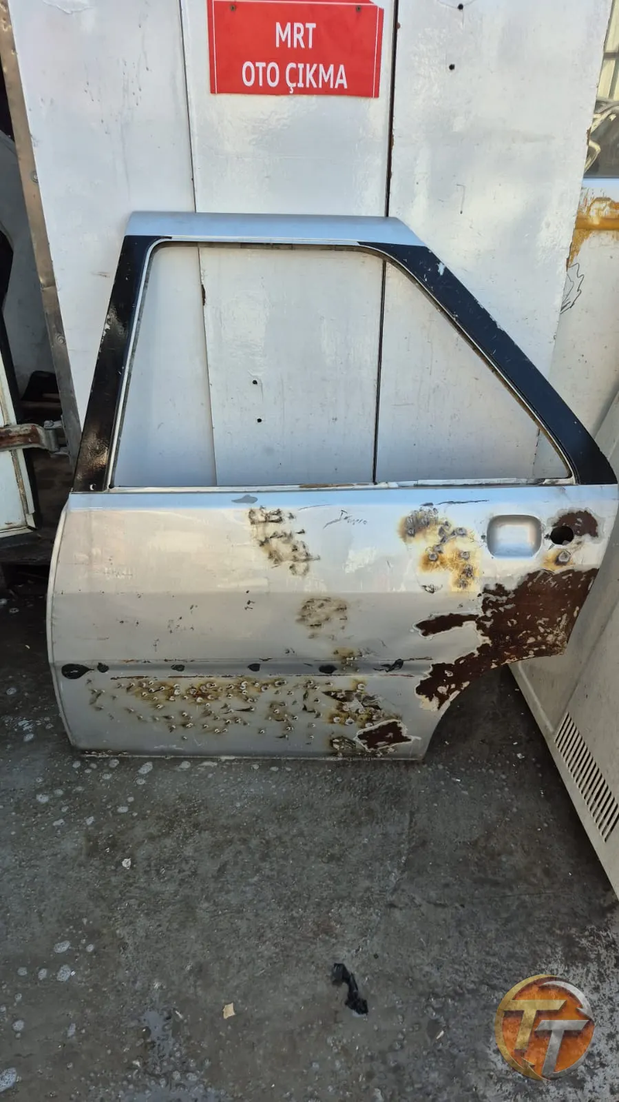 Fiat tempra sol arka kapı 3000tl