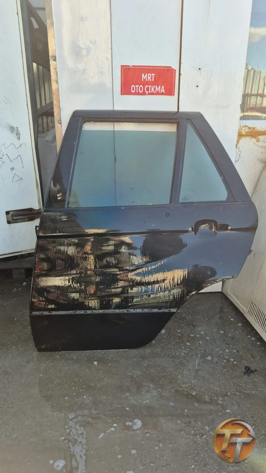 Bmw x5 sol arka kapı 15000tl