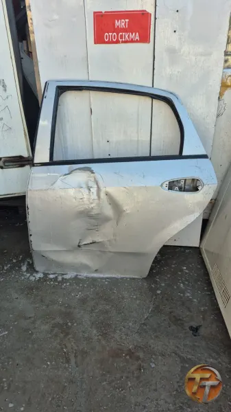 Fiat linea sol arka kapı 5000tl