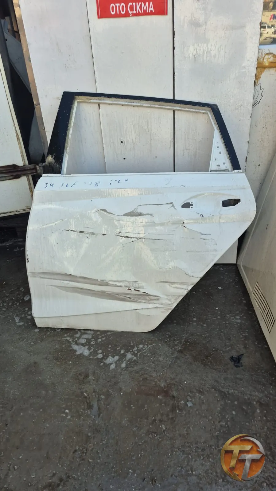 Hyundai i20 sol arka kapı 5000tl