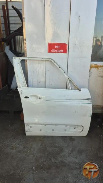 Fiat 500l sağ ön kapı