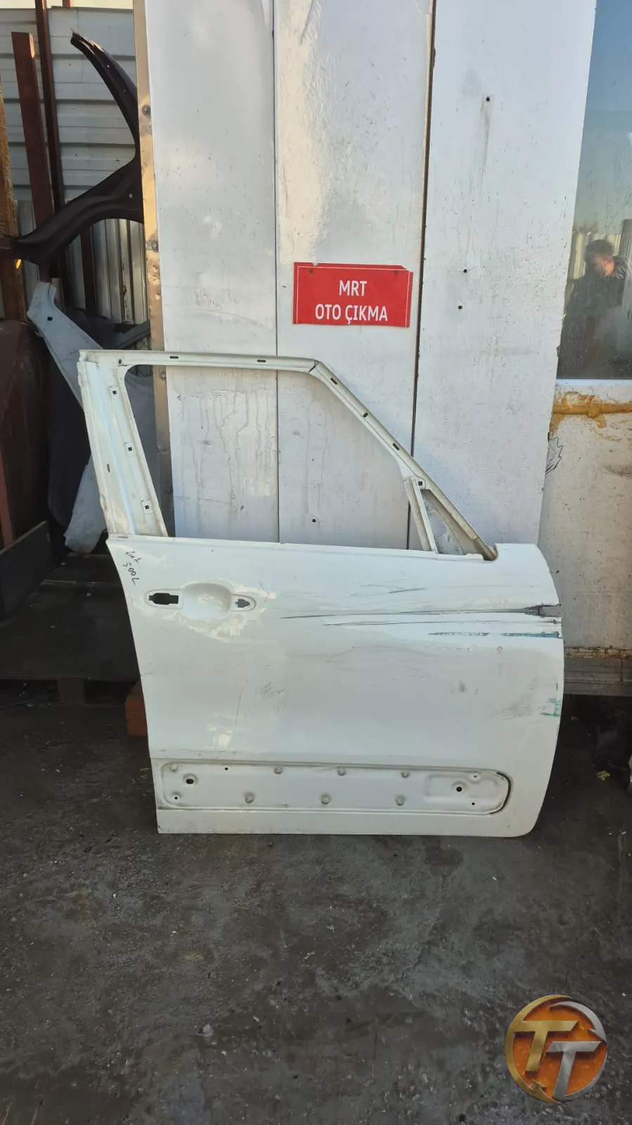 Fiat 500l sağ ön kapı