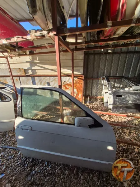 Bmw 3 serisi compact sağ ön kapı