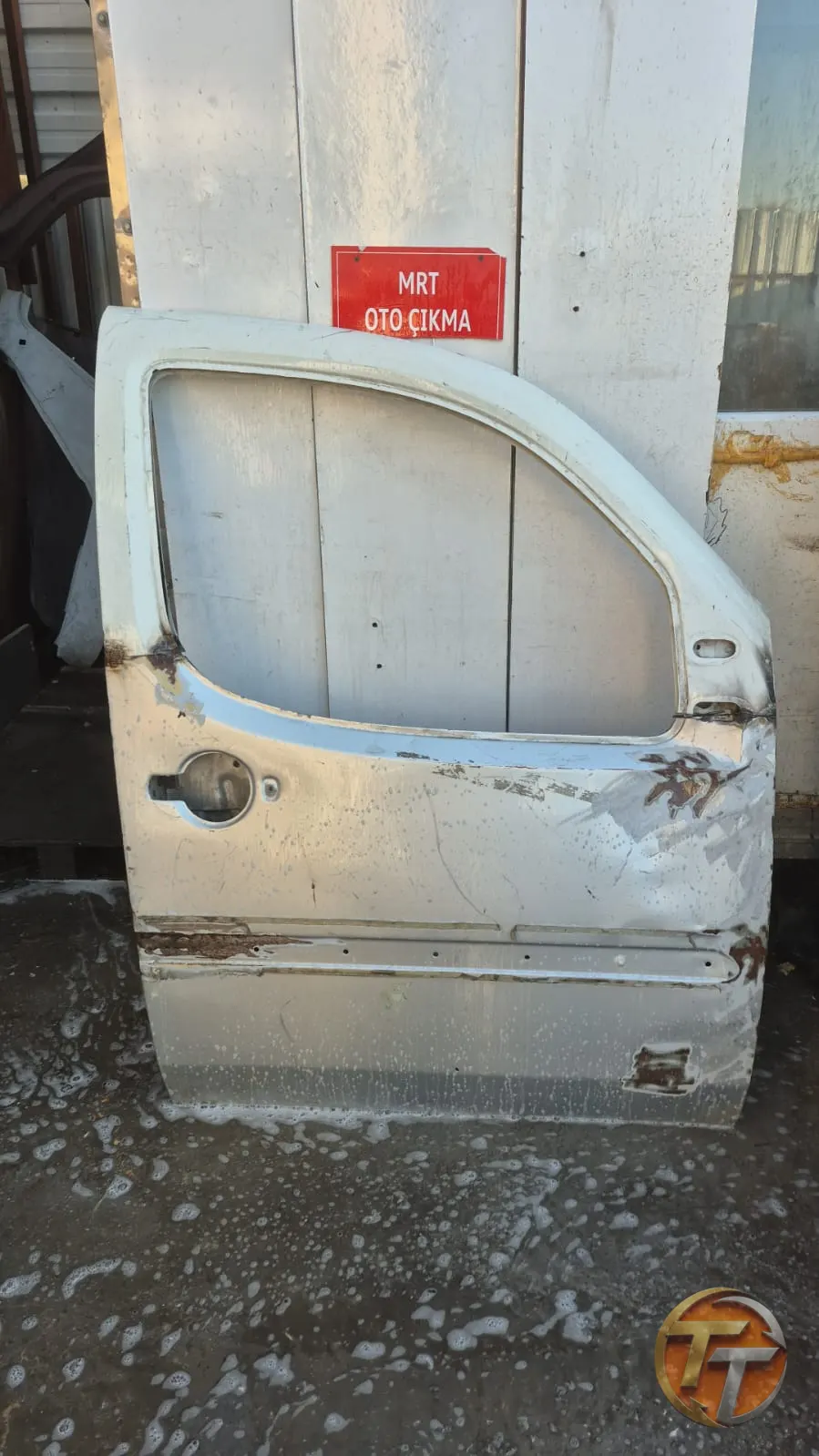 Fiat doblo sağ ön kapı